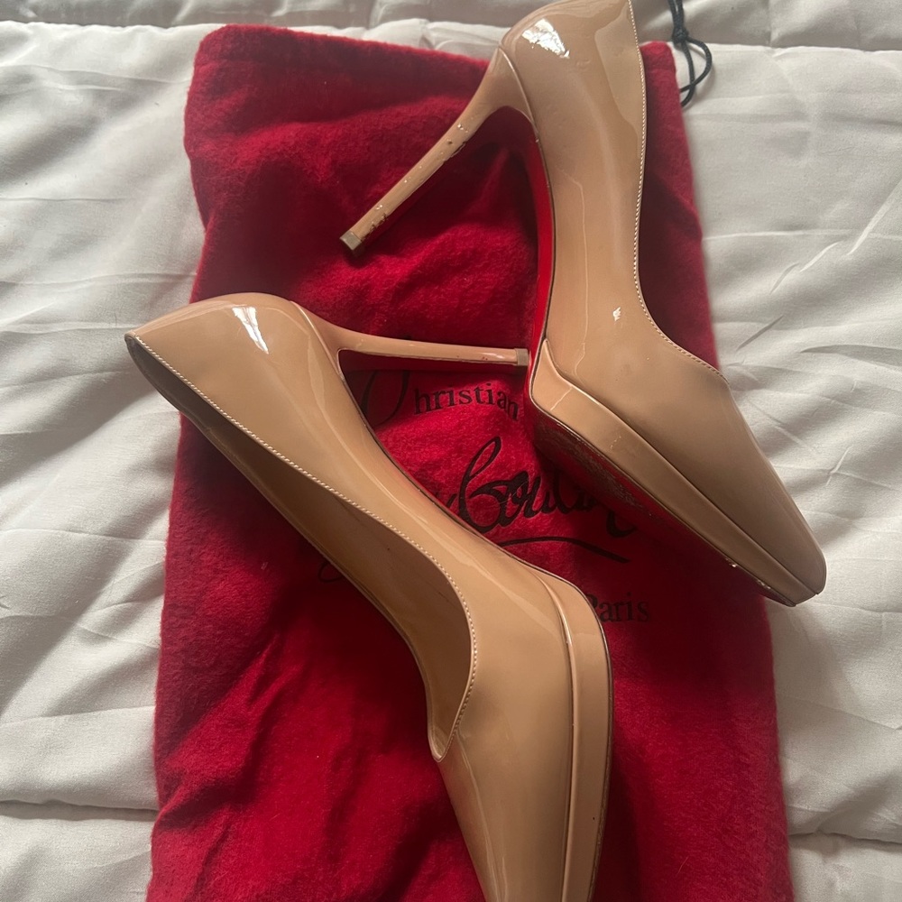 Christian Louboutin Beige Patent Leather Heels